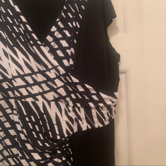 Black and White Faux Wrap Dress - Picture 3 of 3